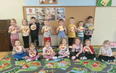 Zdjęcie do Dzień pizzy. Oddział ''Smerfy''.