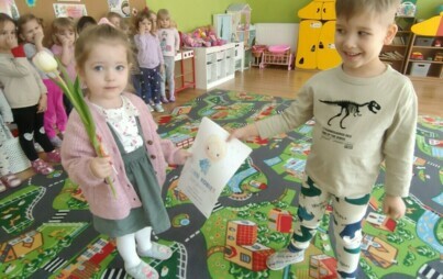 Zdjęcie do Dzień kobiet w oddziale ''Krasnali''.