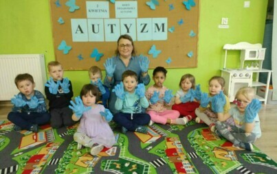 Zdjęcie do Światowy Dzień Świadomości Autyzmu w oddziale ''Motyli''.