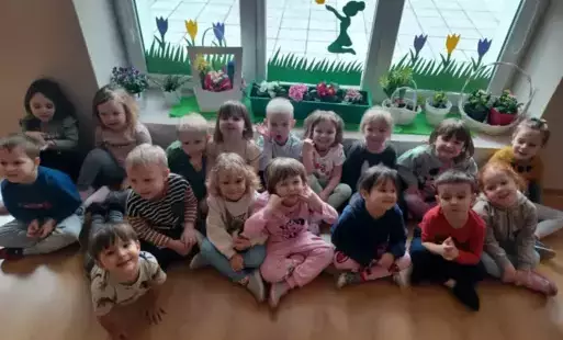 Zdjęcie do Wiosenne kwiaty &ndash; edukacyjne zajęcia w grupie &bdquo;Misie&quot;