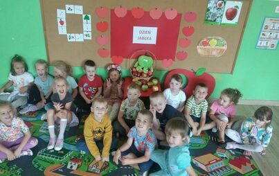 Zdjęcie do ŚWIATOWY DZIEŃ JABŁKA