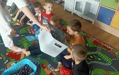 Zdjęcie do &bdquo;Jesienna ścieżka sensoryczna&rdquo; oddział SMERFY
