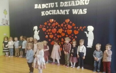 Zdjęcie do Krasnale witają Babcie i Dziadk&oacute;w 