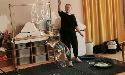 Zdjęcie do Magiczne warsztaty z bańkami mydlanymi 
